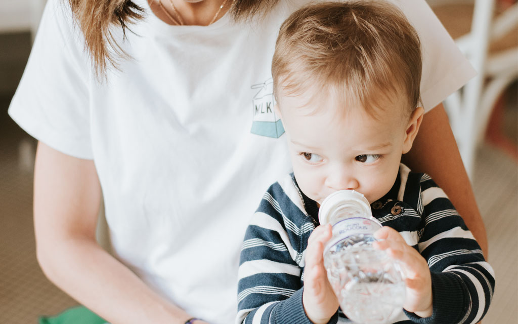 Pourquoi et comment bien hydrater bébé ? 