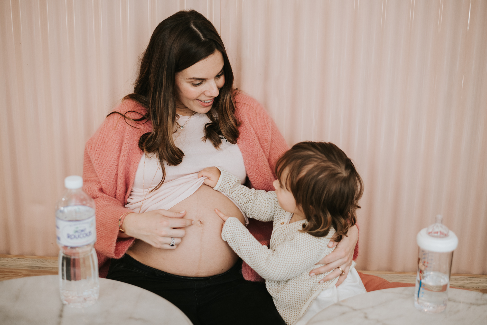 Arrivée d’un nouvel enfant : en parler avec les autres